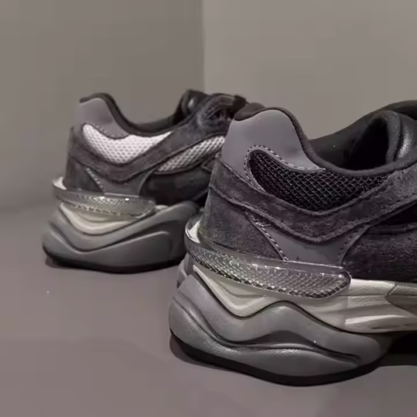 Sporty Running Shoes - Image 3